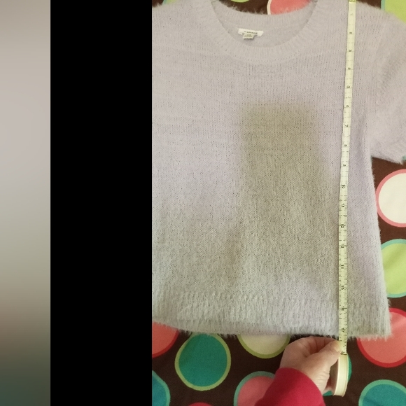 EUC. Lilac color cropped fuzzy sweater. Size small. - Picture 6 of 6